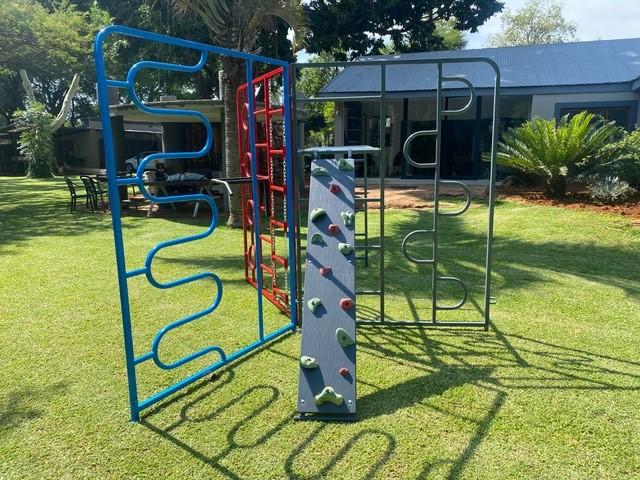 Climbing frame jungle gym - Image 2